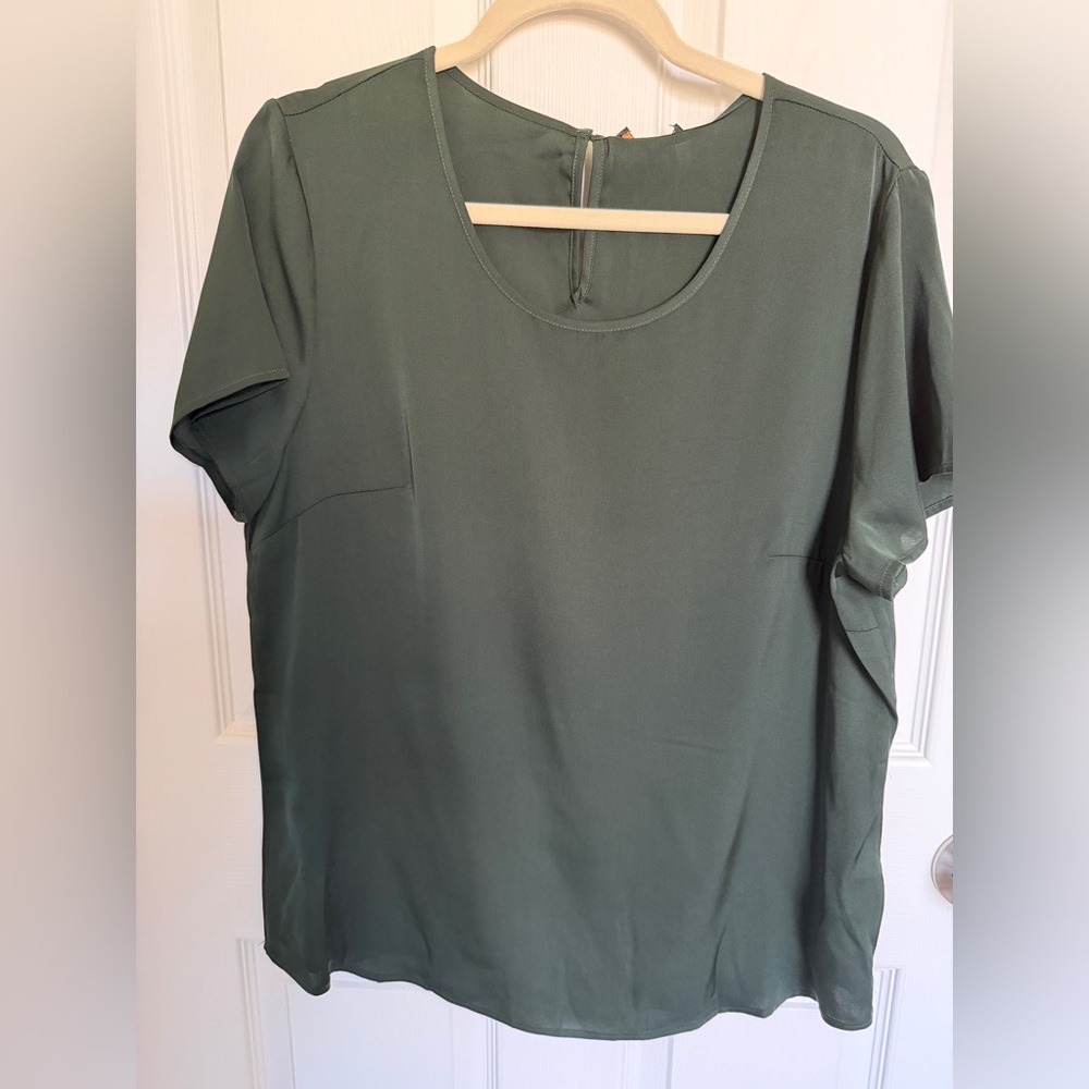 Quince Women's Short-Sleeve Scoop Neck Blouse in Olive